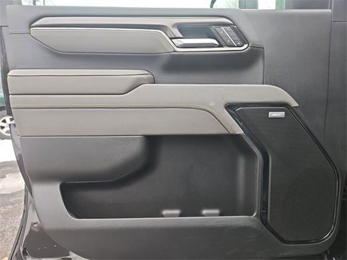 Used 2025 Chevrolet Silverado 2500 ZR2 w/ Technology Package image 23