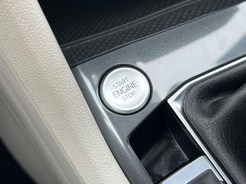 Used 2022 Volkswagen Tiguan SEL R-Line image 23