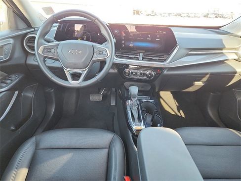 Used 2025 Chevrolet Trax ACTIV w/ Sunroof Package image 10