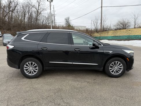Used 2023 Buick Enclave Essence image 8