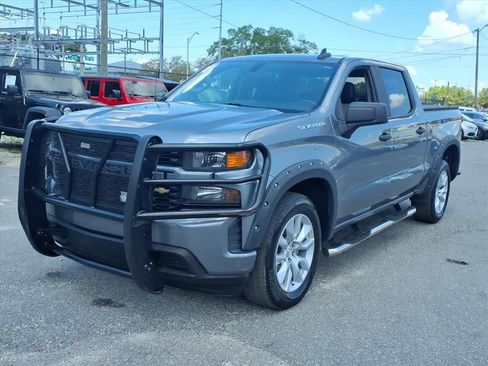 Used 2020 Chevrolet Silverado 1500 Custom w/ Custom Value Package image 3