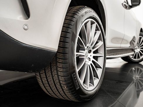 Used 2022 Mercedes-Benz GLE 350 4MATIC w/ AMG Line Exterior image 50