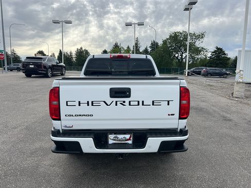 Used 2022 Chevrolet Colorado Z71 w/ Safety Package AWD/4WD image 4