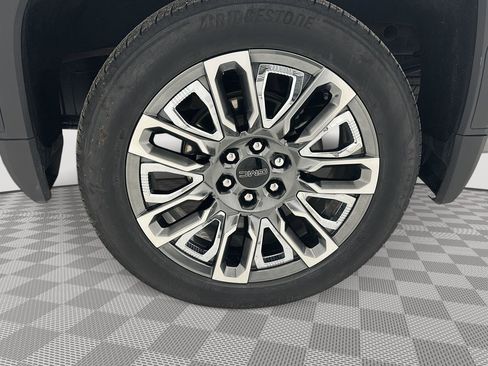Used 2024 GMC Sierra 1500 Denali Ultimate image 32