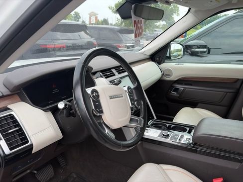 Used 2018 Land Rover Discovery HSE Luxury AWD/4WD image 15