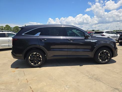 New 2026 Kia Sorento S FWD image 9