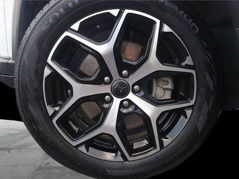 Used 2025 Jeep Compass Limited AWD/4WD image 3