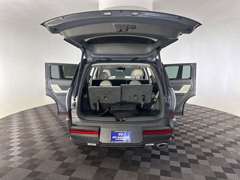 Used 2025 Hyundai Santa Fe SEL FWD image 19