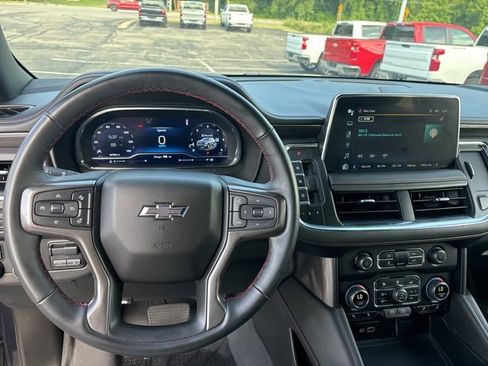 Used 2023 Chevrolet Suburban RST w/ Luxury Package image 12