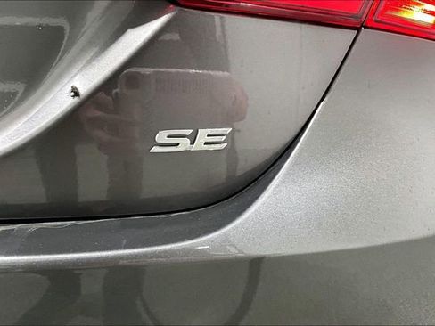 Used 2024 Toyota Camry SE image 25