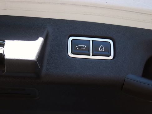 Used 2022 Kia Sorento SX Prestige w/ Rust Color Package AWD/4WD image 16