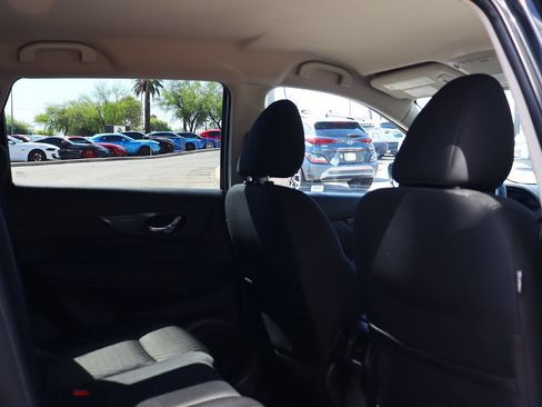 Used 2020 Nissan Rogue SV FWD image 29