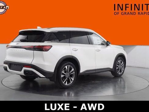 Used 2024 INFINITI QX60 Luxe image 7