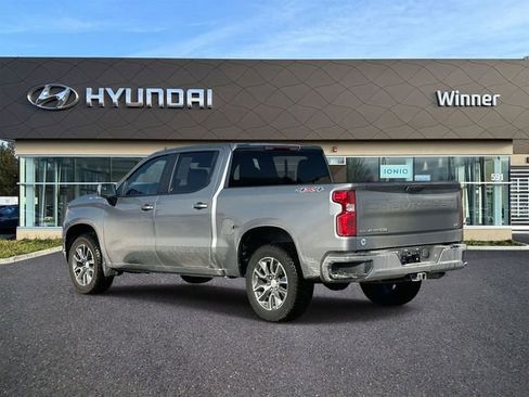 Used 2023 Chevrolet Silverado 1500 LT image 2