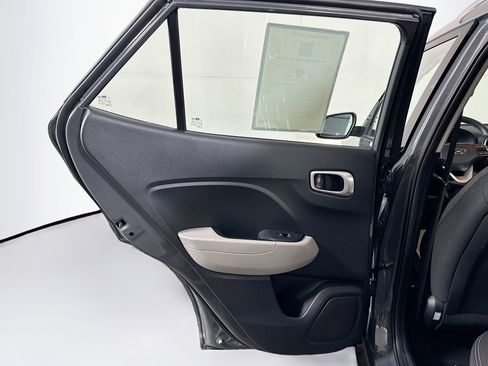 Used 2025 Hyundai Venue SEL FWD image 26