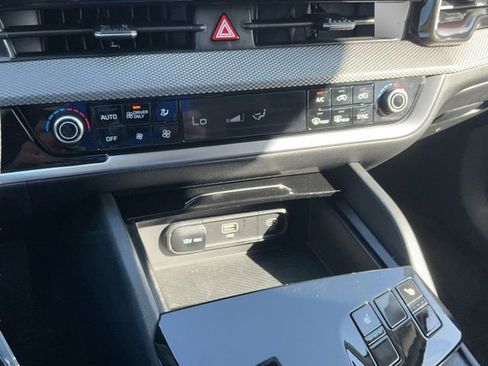 Certified 2025 Kia Sportage LX image 21