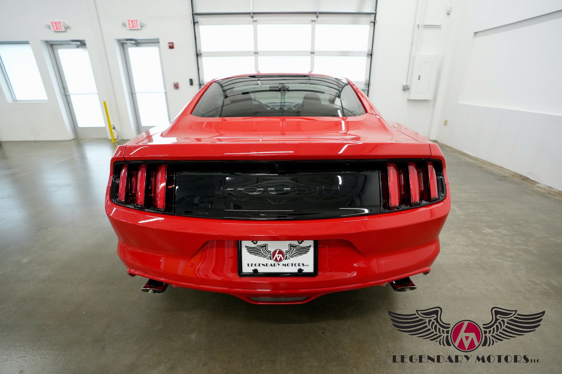 Used 2017 Ford Mustang GT RWD image 4