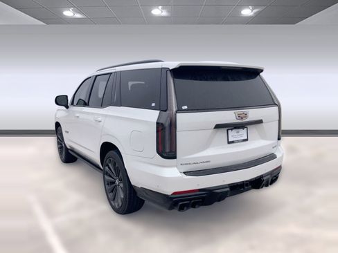 Certified 2025 Cadillac Escalade V w/ LPO, Floor Liner Package image 3