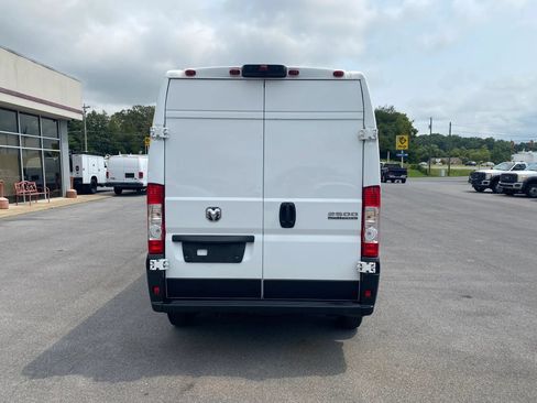 Used 2025 RAM ProMaster 2500 w/ Convenience Group FWD image 6