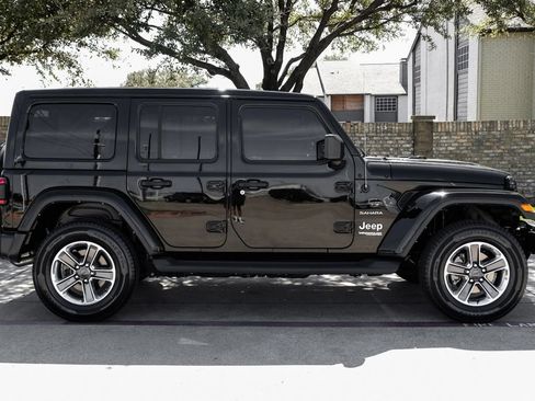 Used 2022 Jeep Wrangler Unlimited Sahara w/ Cold Weather Group image 15