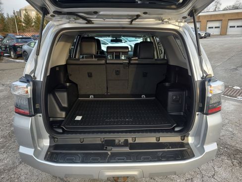 Used 2018 Toyota 4Runner SR5 Premium image 32