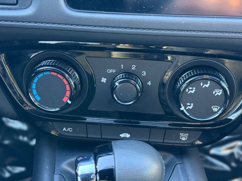 Used 2022 Honda HR-V Sport image 25