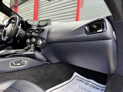 Used 2019 Aston Martin V8 Vantage Coupe image 30