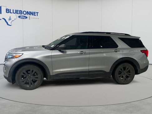 Used 2021 Ford Explorer XLT w/ Equipment Group 202A RWD image 8