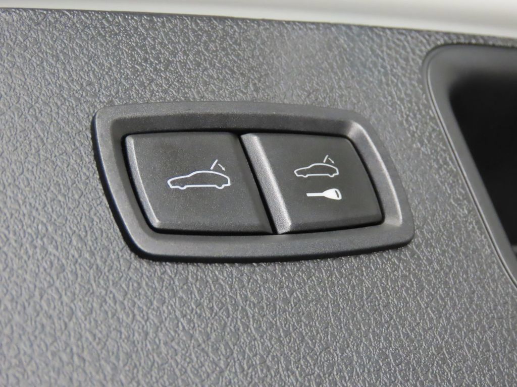 Used 2021 Porsche Macan S AWD/4WD image 50