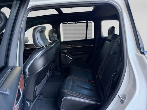 Used 2022 Jeep Grand Cherokee Summit w/ Advanced Protech Group IV AWD/4WD image 26