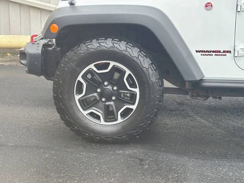 Used 2016 Jeep Wrangler Unlimited Rubicon image 19