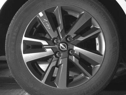 Used 2025 Nissan Versa SV image 15