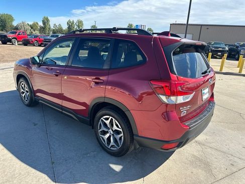 Used 2019 Subaru Forester Premium AWD/4WD image 37