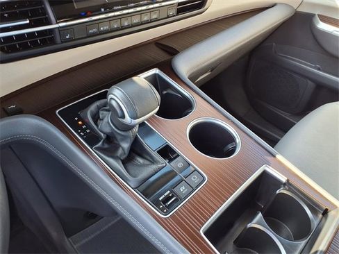 Used 2024 Toyota Sienna XLE image 20