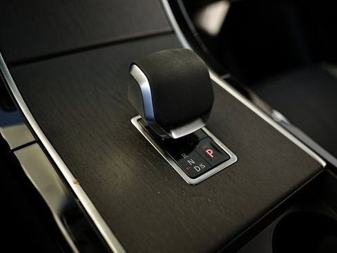 New 2026 Land Rover Range Rover Velar Dynamic SE image 50