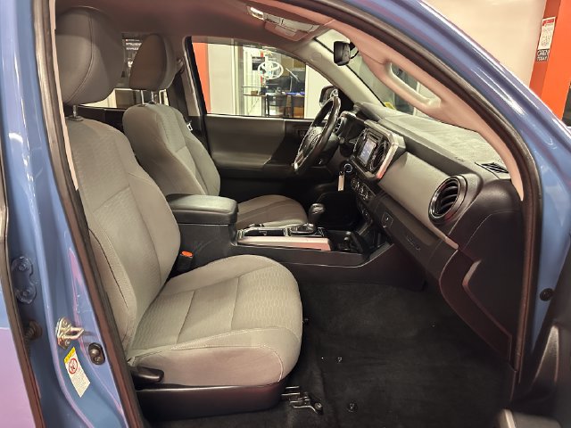 Certified 2019 Toyota Tacoma SR5 AWD/4WD image 16