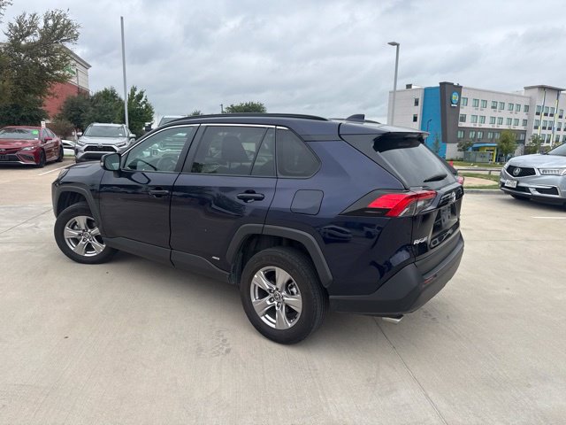 Used 2023 Toyota RAV4 XLE AWD/4WD image 5