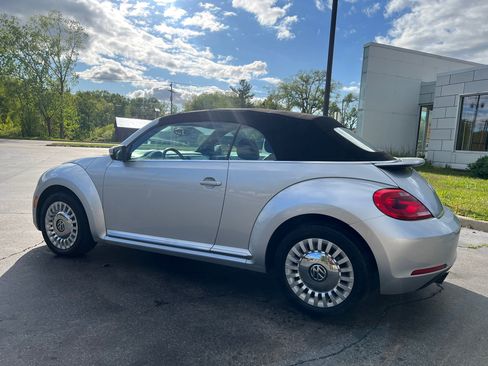 Used 2015 Volkswagen Beetle 1.8T image 4