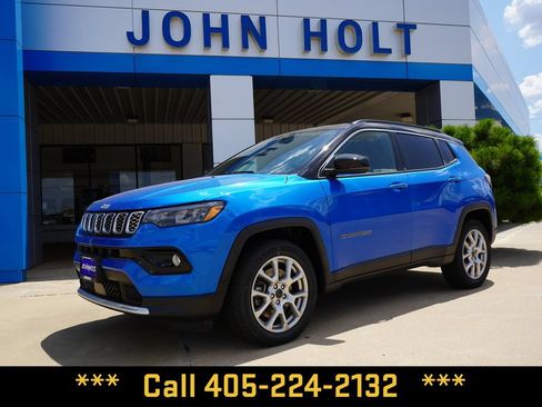 Used 2025 Jeep Compass Limited AWD/4WD image 1