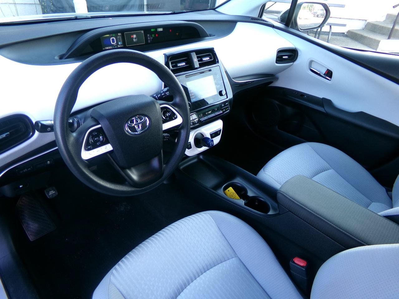 Used 2016 Toyota Prius Two FWD image 9