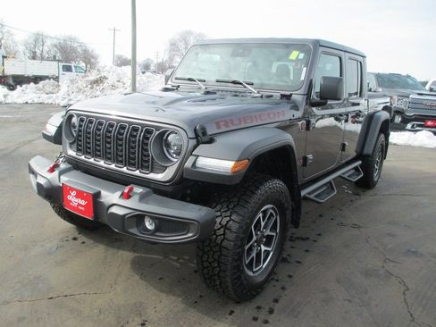 Used 2025 Jeep Gladiator Rubicon w/ Safety Group image 12