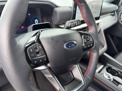 Used 2025 Ford Explorer ST-Line w/ ST-Line Street Pack image 15