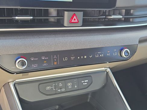 New 2026 Kia Carnival EX image 25