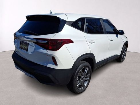 Used 2023 Kia Seltos LX AWD/4WD image 7