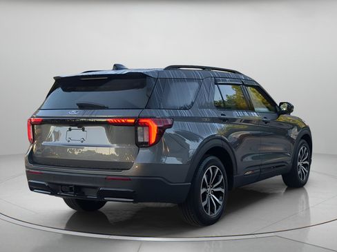 Used 2026 Ford Explorer ST-Line w/ ST-Line Street Pack RWD image 40