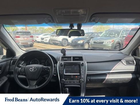Used 2016 Toyota Camry LE image 11