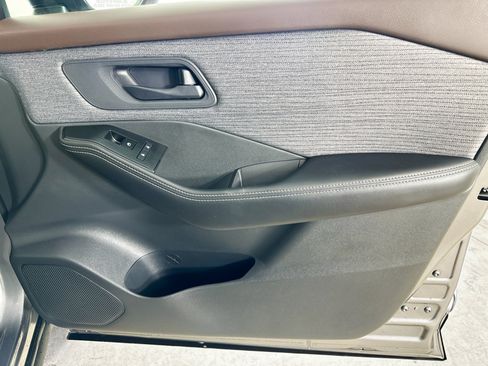 Used 2021 Nissan Rogue S FWD image 37