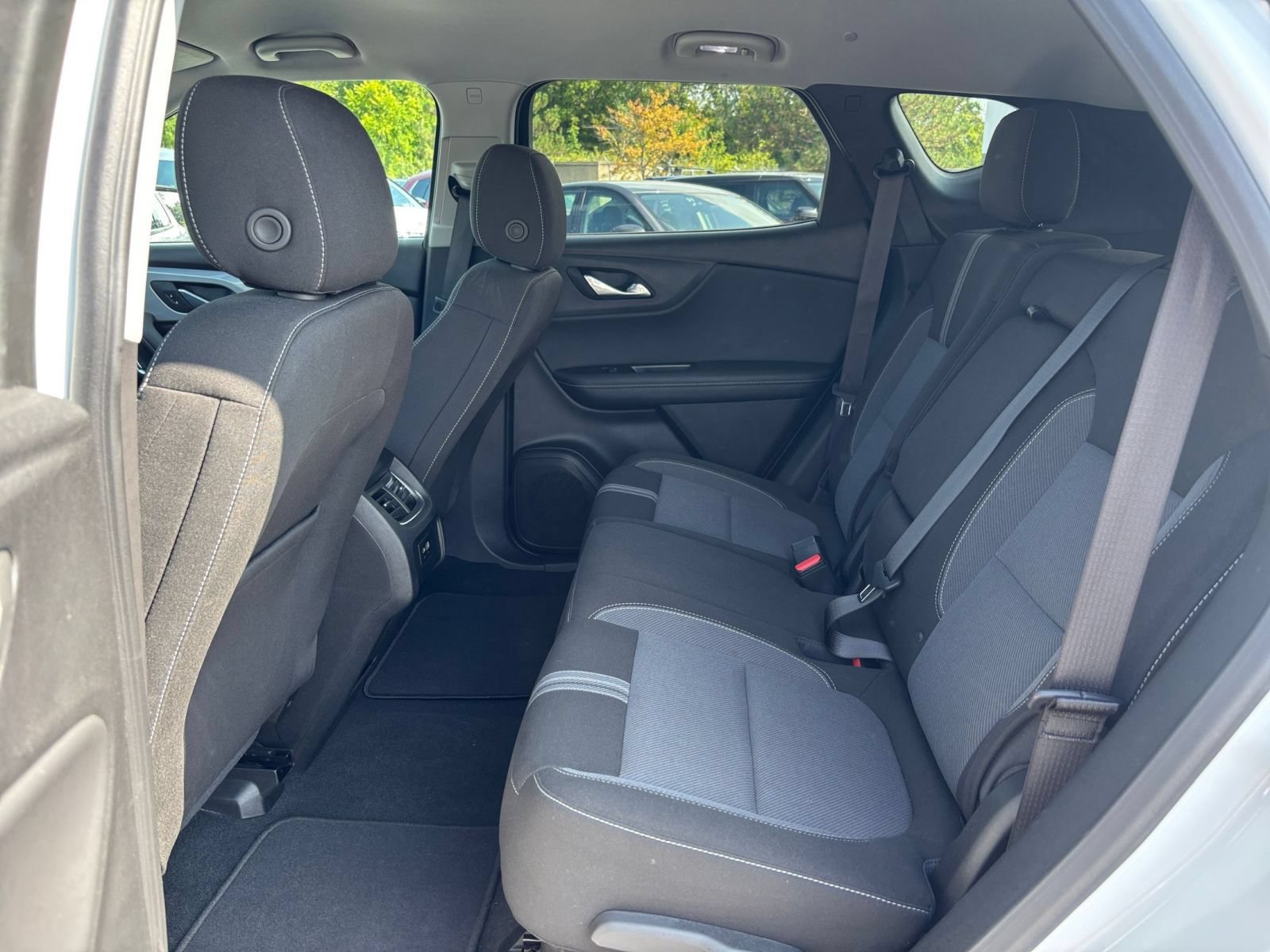 Used 2025 Chevrolet Blazer LT FWD image 26