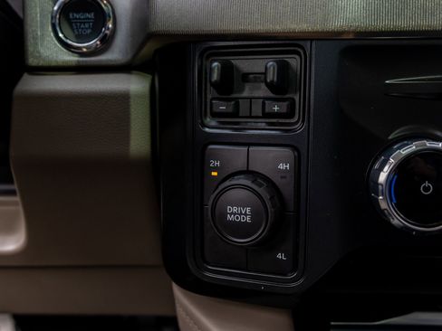 Used 2026 Ford F450 Platinum w/ Platinum Plus Package image 23