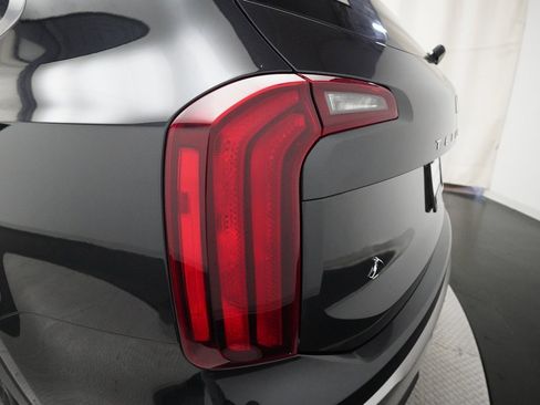 Used 2025 Kia Telluride S image 34